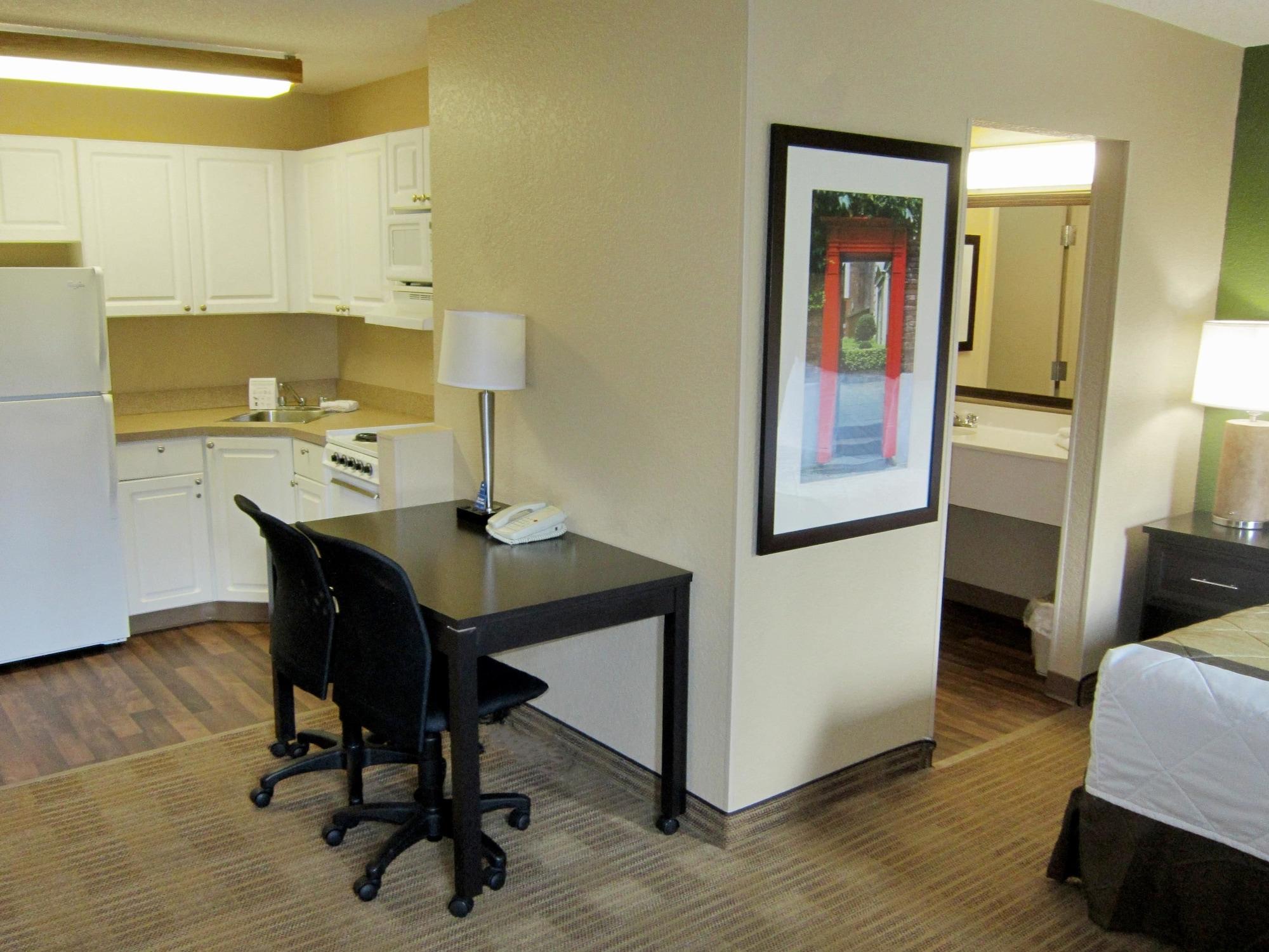 Extended Stay America Suites - Detroit - Novi - Orchard Hill Place Northville Exterior foto