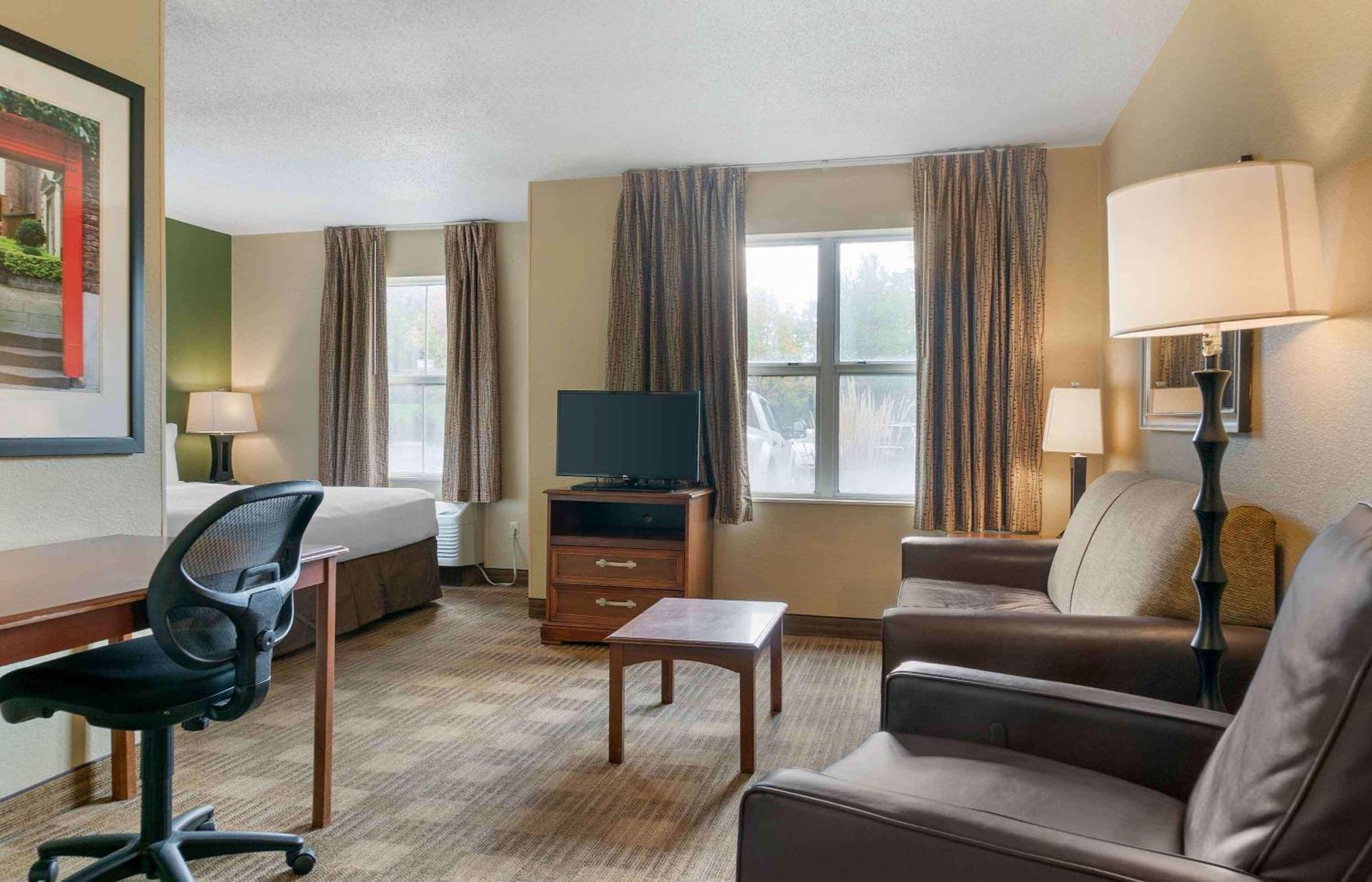 Extended Stay America Suites - Detroit - Novi - Orchard Hill Place Northville Exterior foto