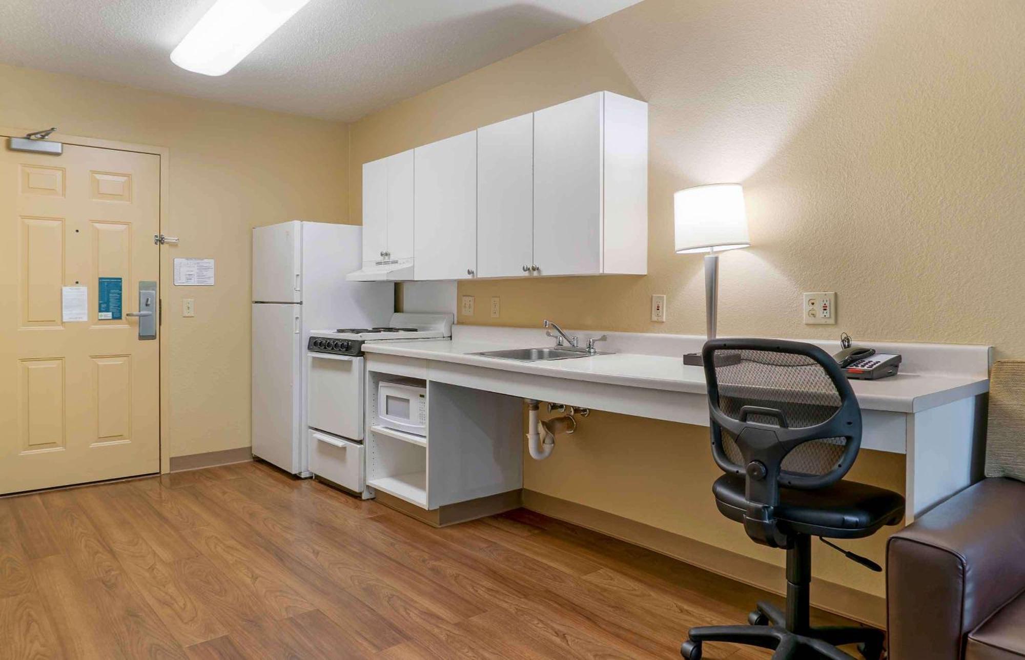 Extended Stay America Suites - Detroit - Novi - Orchard Hill Place Northville Exterior foto